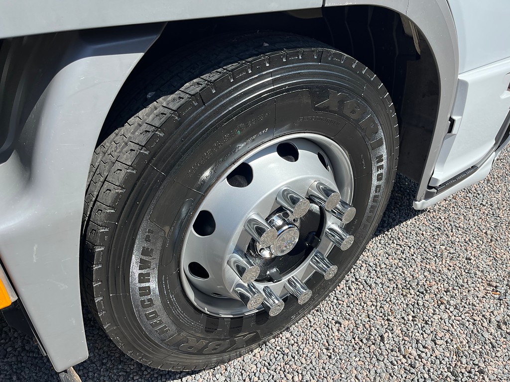 Caminhão MERCEDES BENZ MB 2430 Carroceria ANO 2021 de Siqueira Caminhões em São Paulo