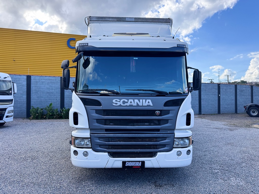 Caminhão SCANIA P310 Baú Furgão ANO 2016 de Siqueira Caminhões em São Paulo
