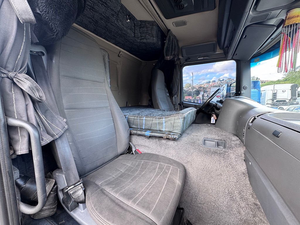 Caminhão SCANIA P310 Baú Furgão ANO 2016 de Siqueira Caminhões em São Paulo