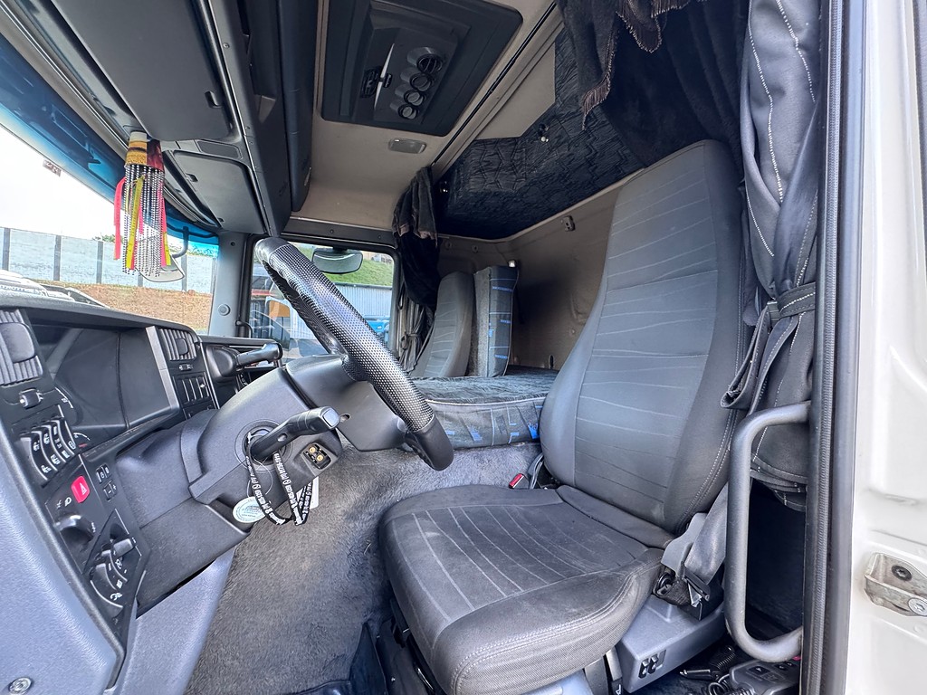 Caminhão SCANIA P310 Baú Furgão ANO 2016 de Siqueira Caminhões em São Paulo