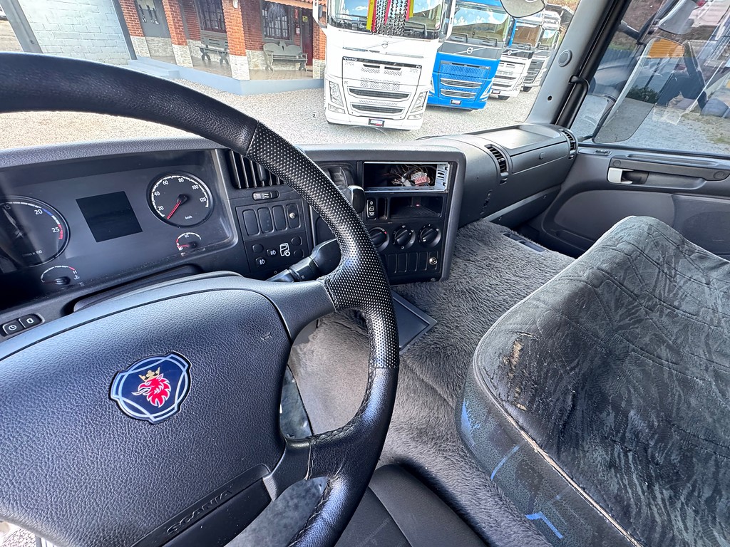 Caminhão SCANIA P310 Baú Furgão ANO 2016 de Siqueira Caminhões em São Paulo