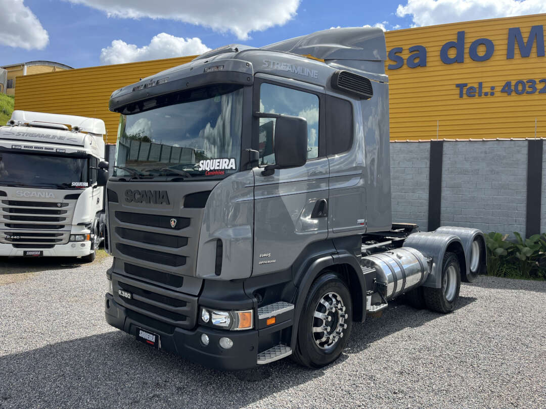 Caminhão SCANIA 380 Cavalo Mecânico ANO 2012 de Siqueira Caminhões em São Paulo