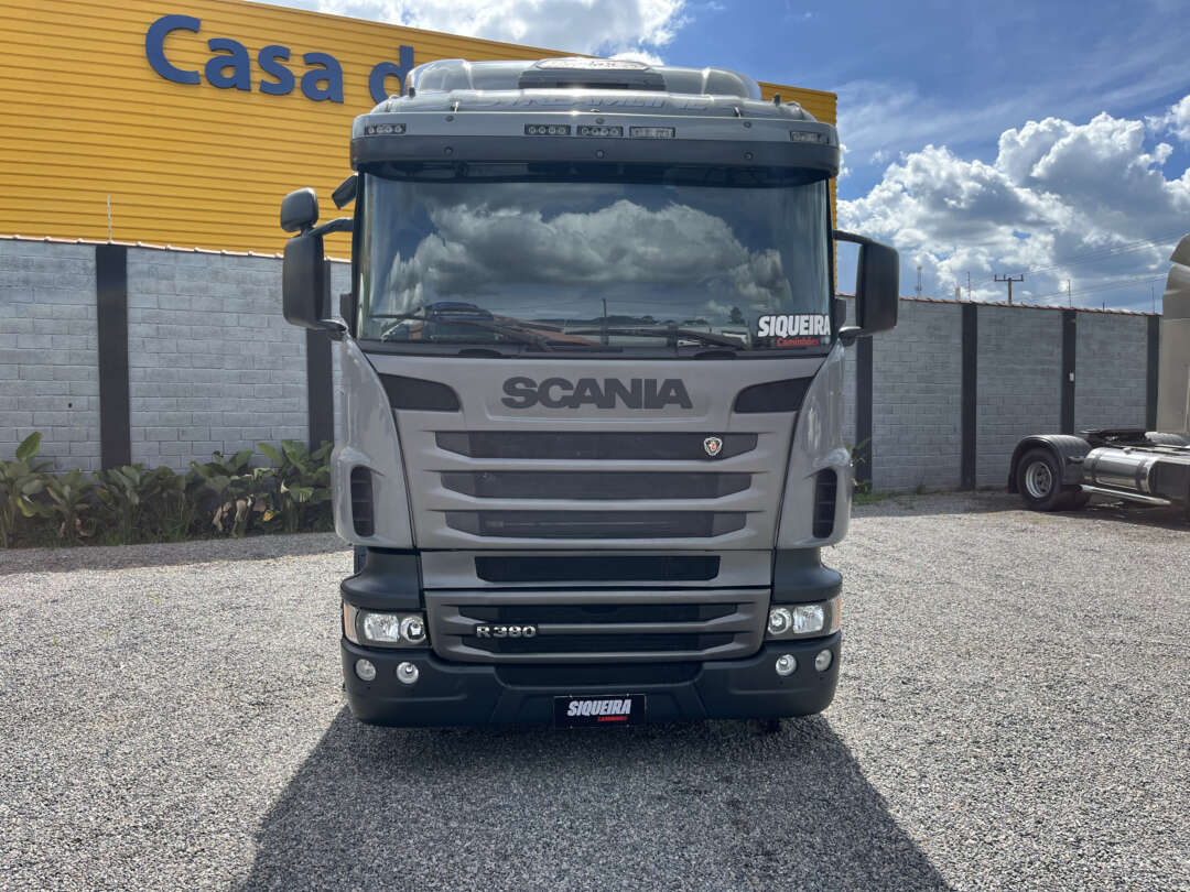 Caminhão SCANIA 380 Cavalo Mecânico ANO 2012 de Siqueira Caminhões em São Paulo