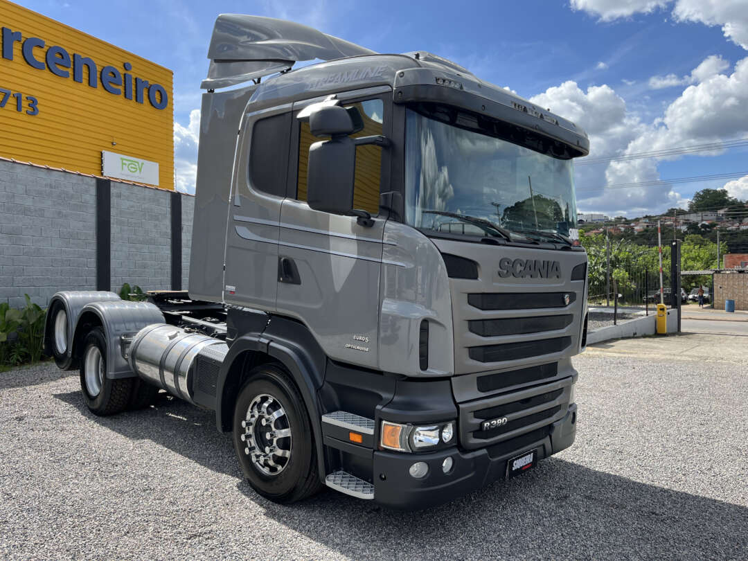 Caminhão SCANIA 380 Cavalo Mecânico ANO 2012 de Siqueira Caminhões em São Paulo