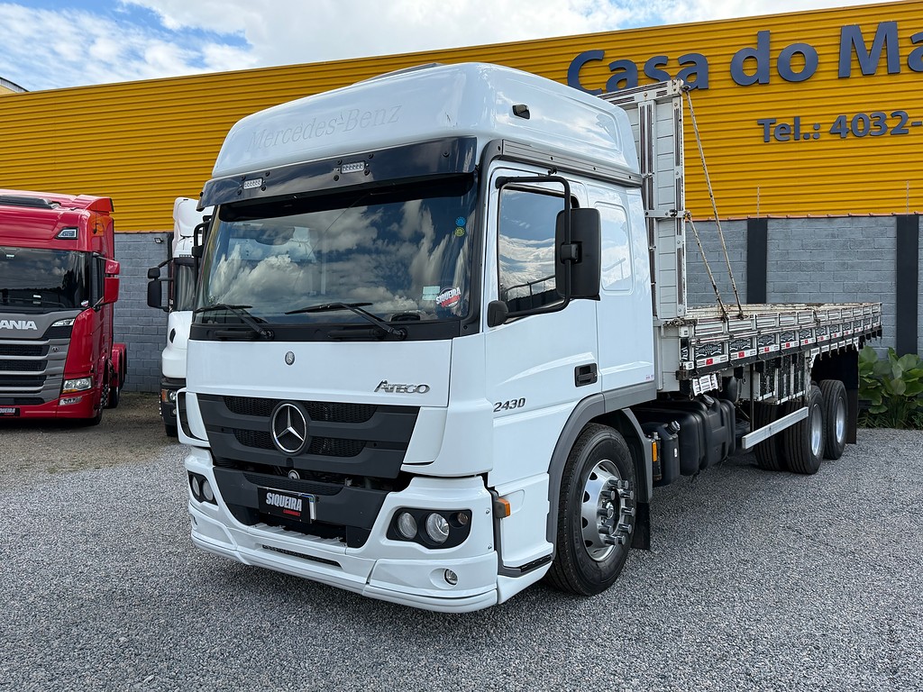 Caminhão MERCEDES BENZ MB 2430 Carroceria ANO 2021 de Siqueira Caminhões em São Paulo