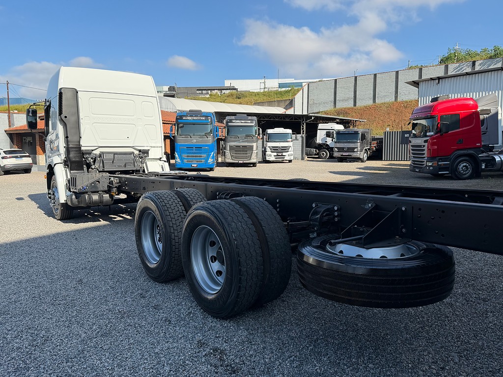 Caminhão VOLKSWAGEN VW 26310 Chassis ANO 2024 de Siqueira Caminhões em São Paulo