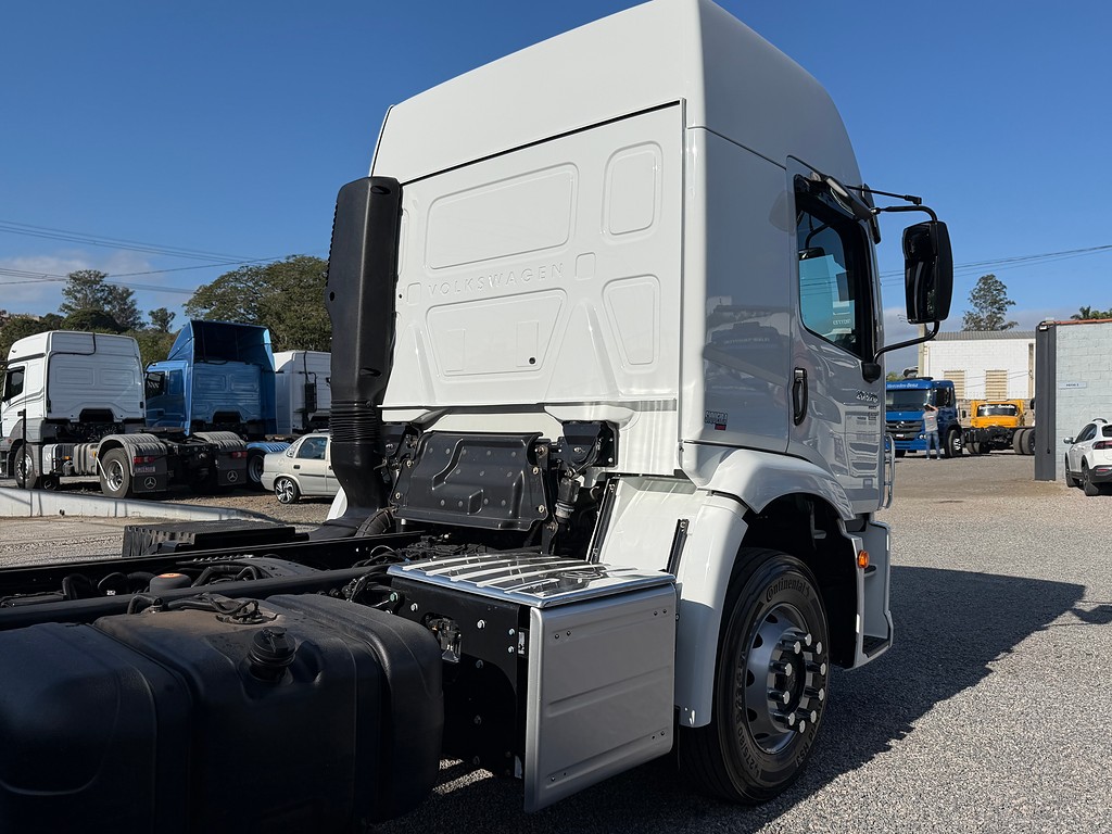 Caminhão VOLKSWAGEN VW 26310 Chassis ANO 2024 de Siqueira Caminhões em São Paulo