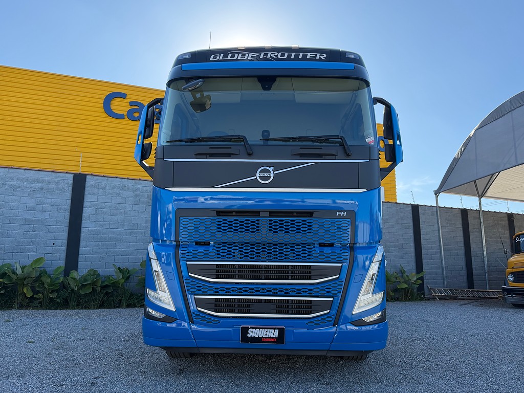 Caminhão VOLVO FH 540 Cavalo Mecânico ANO 2024 de Siqueira Caminhões em São Paulo
