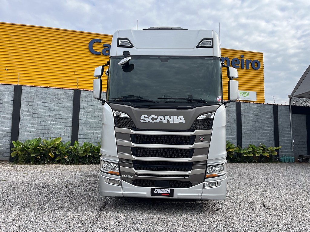 Caminhão SCANIA R-450 ANO 2023 de Siqueira Caminhões em São Paulo