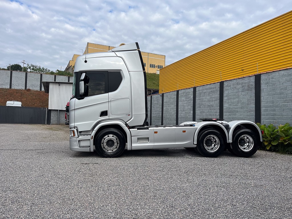 Caminhão SCANIA R-450 ANO 2023 de Siqueira Caminhões em São Paulo