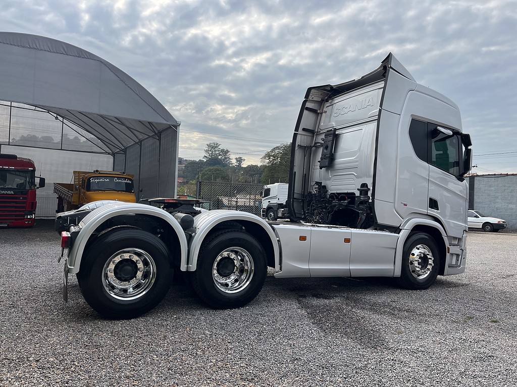 Caminhão SCANIA R-450 ANO 2023 de Siqueira Caminhões em São Paulo