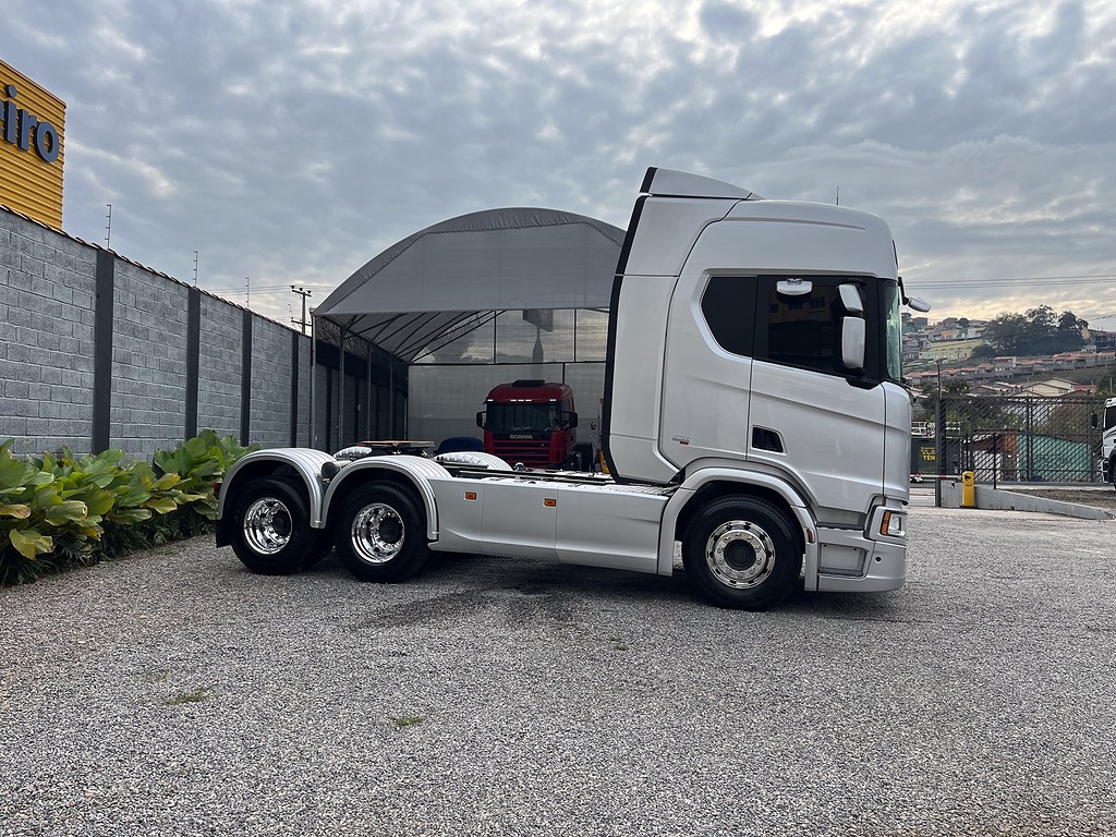 Caminhão SCANIA R-450 ANO 2023 de Siqueira Caminhões em São Paulo