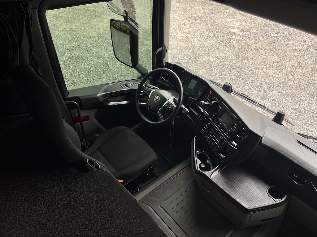 Caminhão SCANIA R-450 ANO 2023 de Siqueira Caminhões em São Paulo
