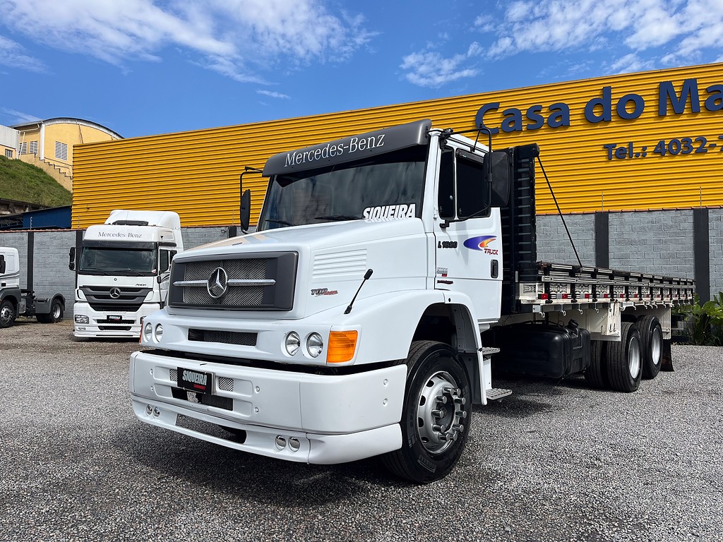 Caminhão MERCEDES BENZ MB 1620 Chassis ANO 2011 de Siqueira Caminhões em São Paulo