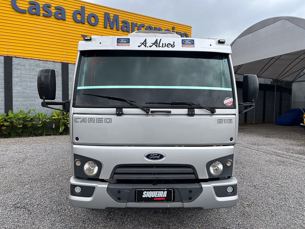 Caminhão FORD CARGO 816 Carga Seca ANO 2016 de Siqueira Caminhões em São Paulo