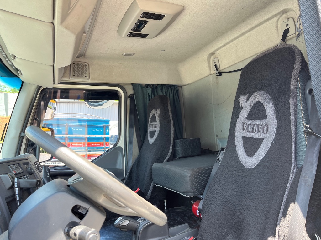 Caminhão VOLVO VM 330 Chassis ANO 2022 de Siqueira Caminhões em São Paulo