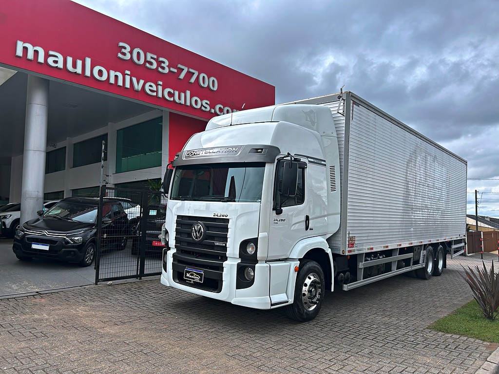 Caminhão VOLKSWAGEN VW 24280 Baú Furgão ANO 2020 de Mauloni Veiculos no Paraná