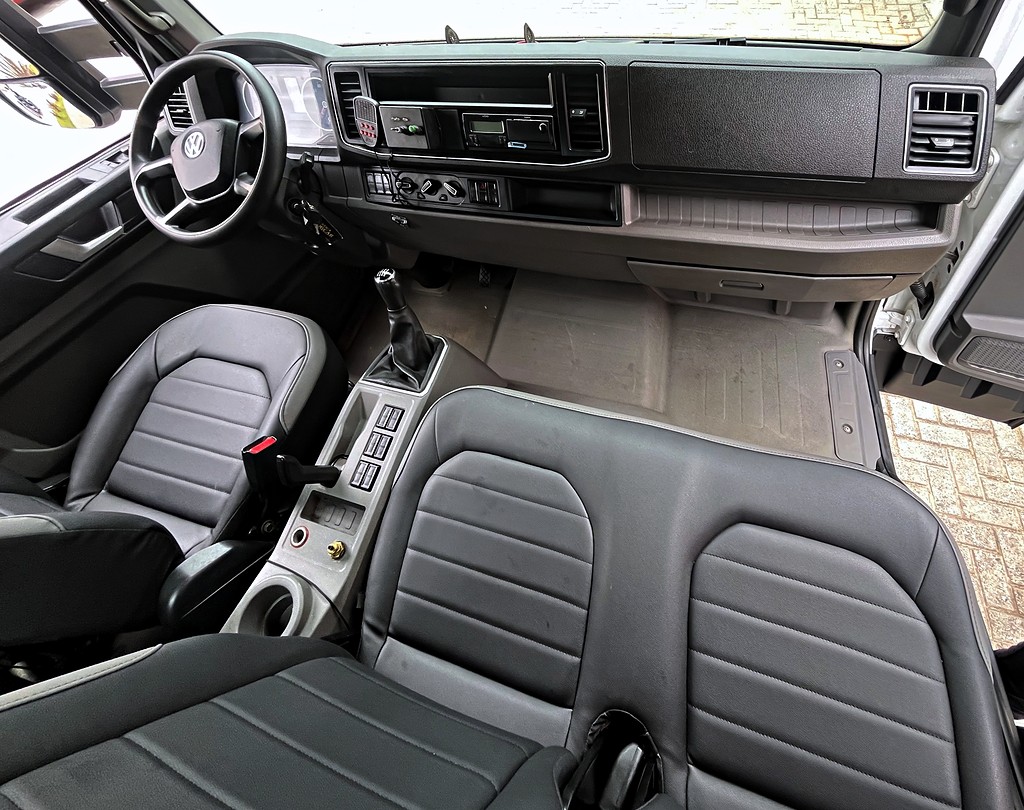 Caminhão VOLKSWAGEN VW 11180 Plataforma Guincho ANO 2023 de Mauloni Veiculos no Paraná