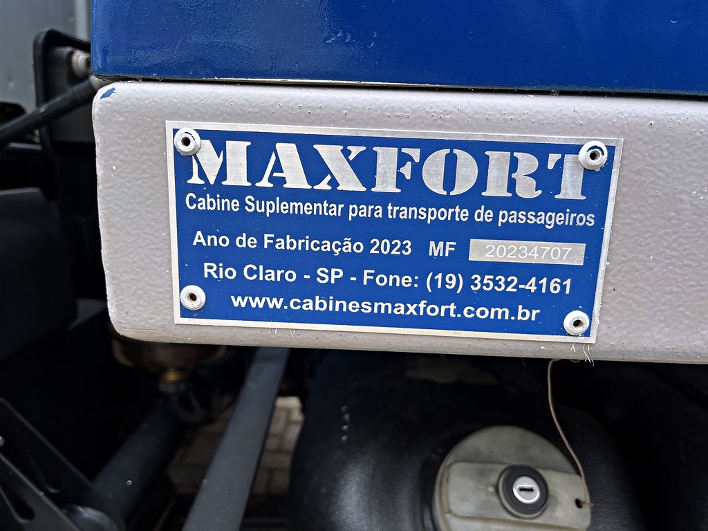 Caminhão VOLKSWAGEN VW 11180 Plataforma Guincho ANO 2023 de Mauloni Veiculos no Paraná