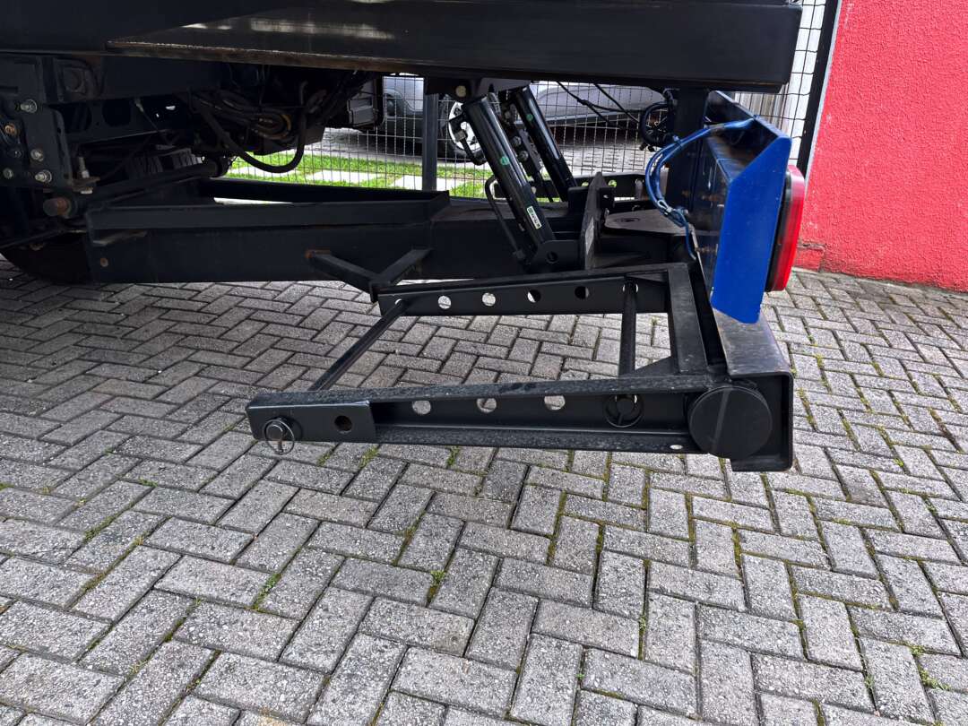 Caminhão VOLKSWAGEN VW 11180 Plataforma Guincho ANO 2023 de Mauloni Veiculos no Paraná