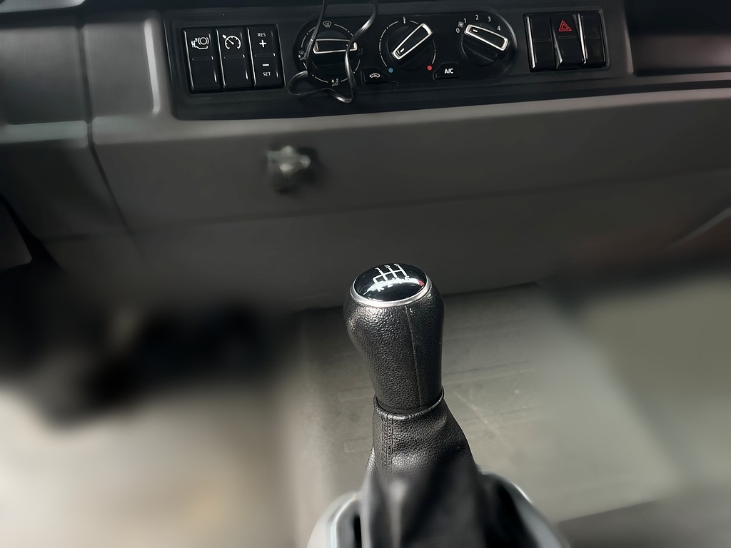 Caminhão VOLKSWAGEN VW 11180 Plataforma Guincho ANO 2023 de Mauloni Veiculos no Paraná