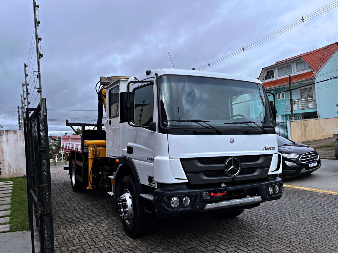 Caminhão MERCEDES BENZ MB 1419 Guincho Munck ANO 2021 de Mauloni Veiculos no Paraná