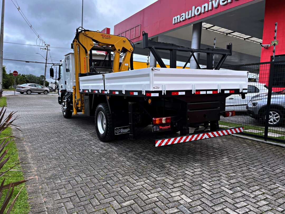 Caminhão MERCEDES BENZ MB 1419 Guincho Munck ANO 2021 de Mauloni Veiculos no Paraná