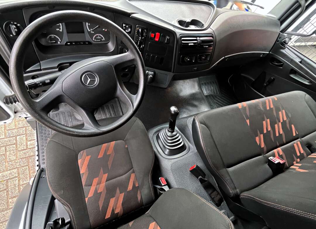 Caminhão MERCEDES BENZ MB 1419 Guincho Munck ANO 2021 de Mauloni Veiculos no Paraná