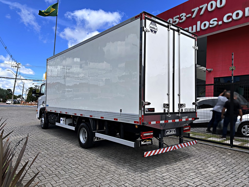 Caminhão VOLKSWAGEN VW 11180 Baú Frigorífico ANO 2024 de Mauloni Veiculos no Paraná