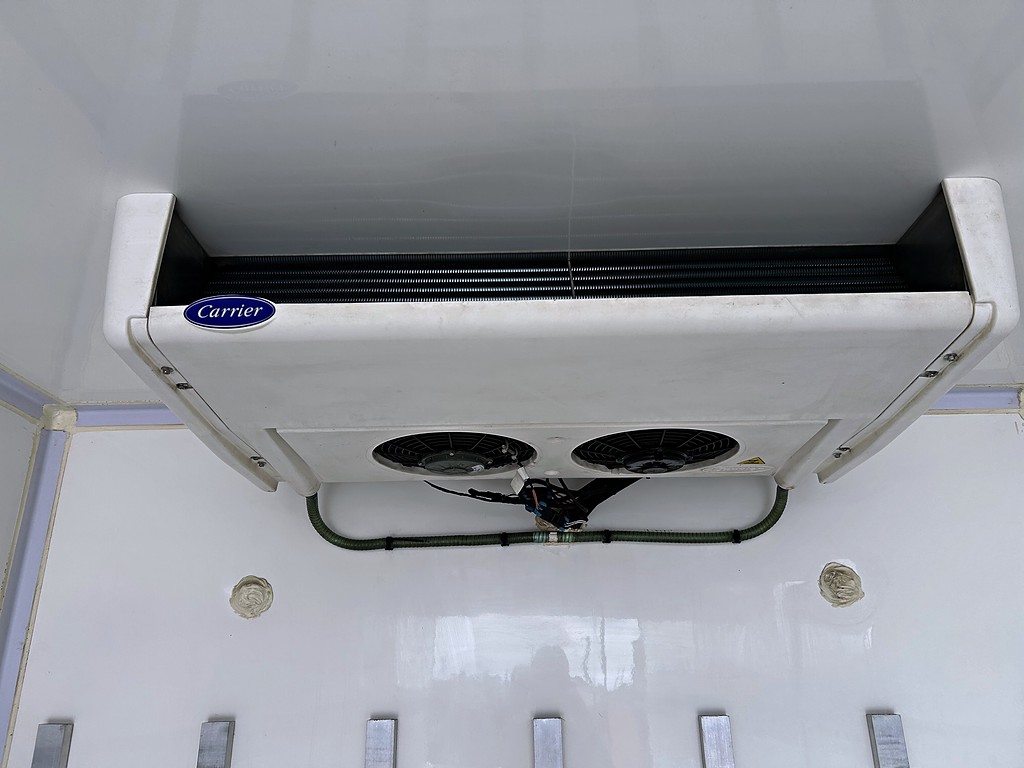 Caminhão VOLKSWAGEN VW 11180 Baú Frigorífico ANO 2024 de Mauloni Veiculos no Paraná