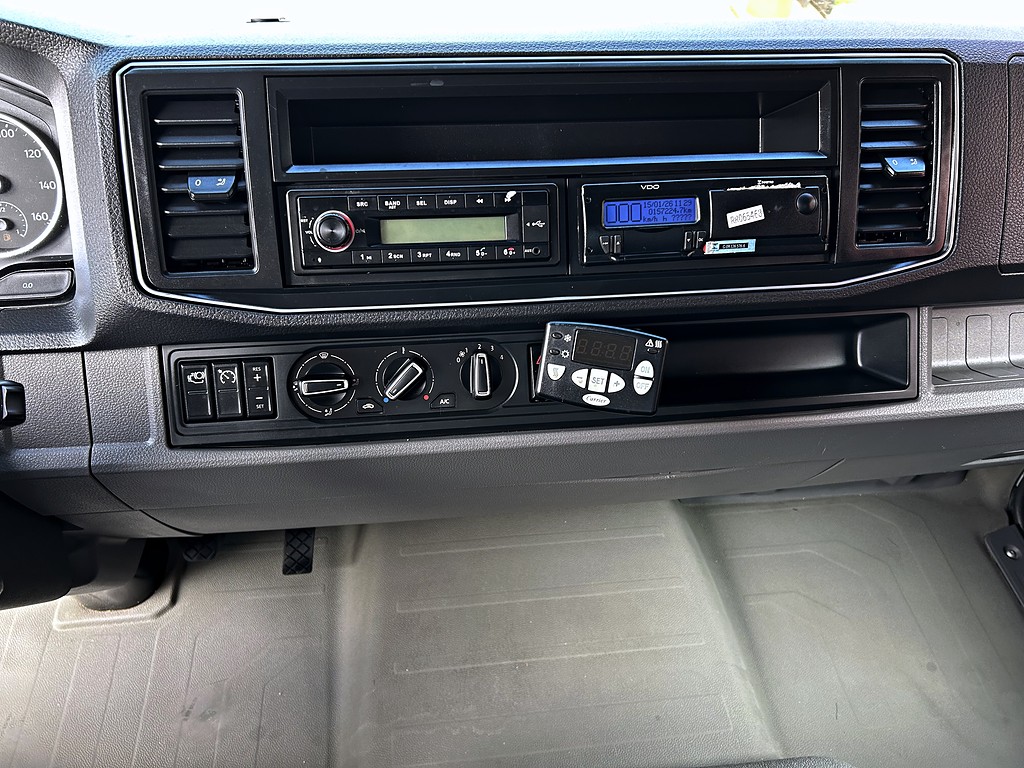 Caminhão VOLKSWAGEN VW 11180 Baú Frigorífico ANO 2024 de Mauloni Veiculos no Paraná