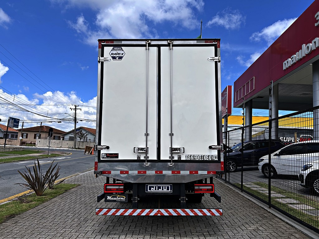 Caminhão VOLKSWAGEN VW 11180 Baú Frigorífico ANO 2024 de Mauloni Veiculos no Paraná