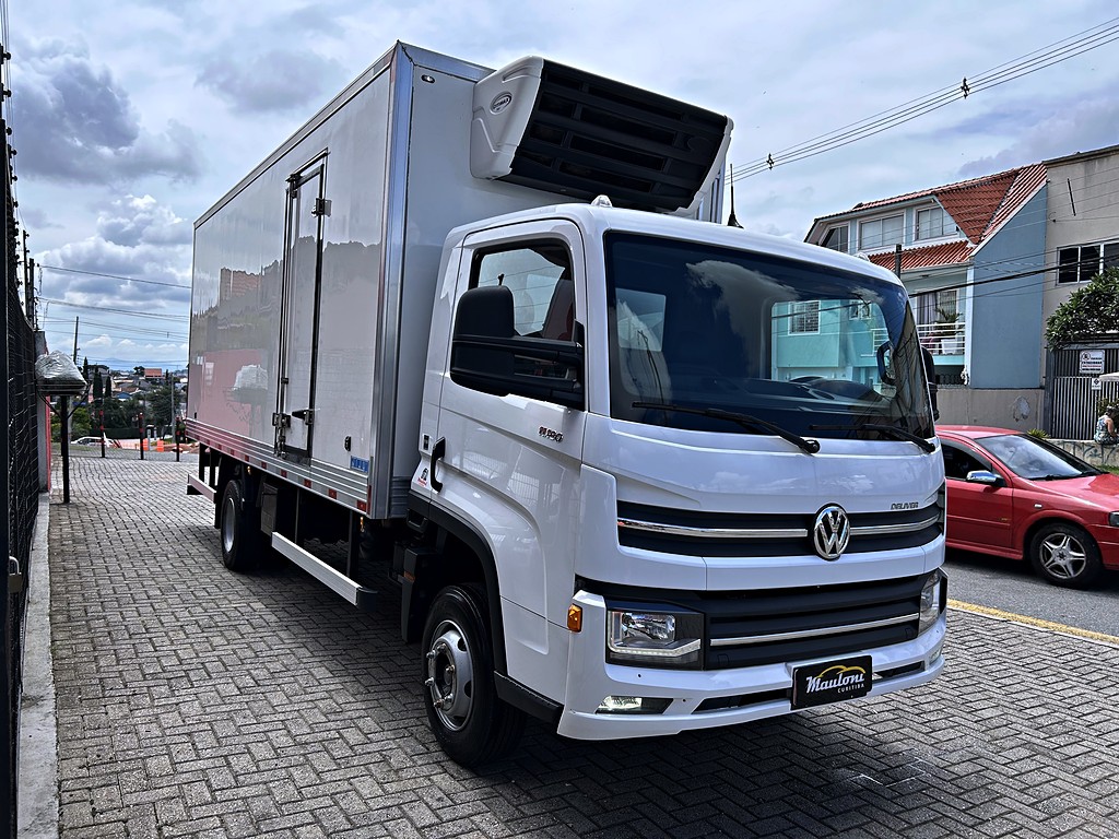 Caminhão VOLKSWAGEN VW 11180 Baú Frigorífico ANO 2024 de Mauloni Veiculos no Paraná