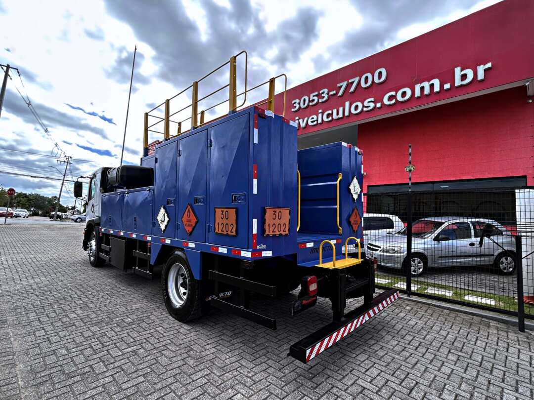 Caminhão VOLKSWAGEN VW 17190 Comboio ANO 2023 de Mauloni Veiculos no Paraná