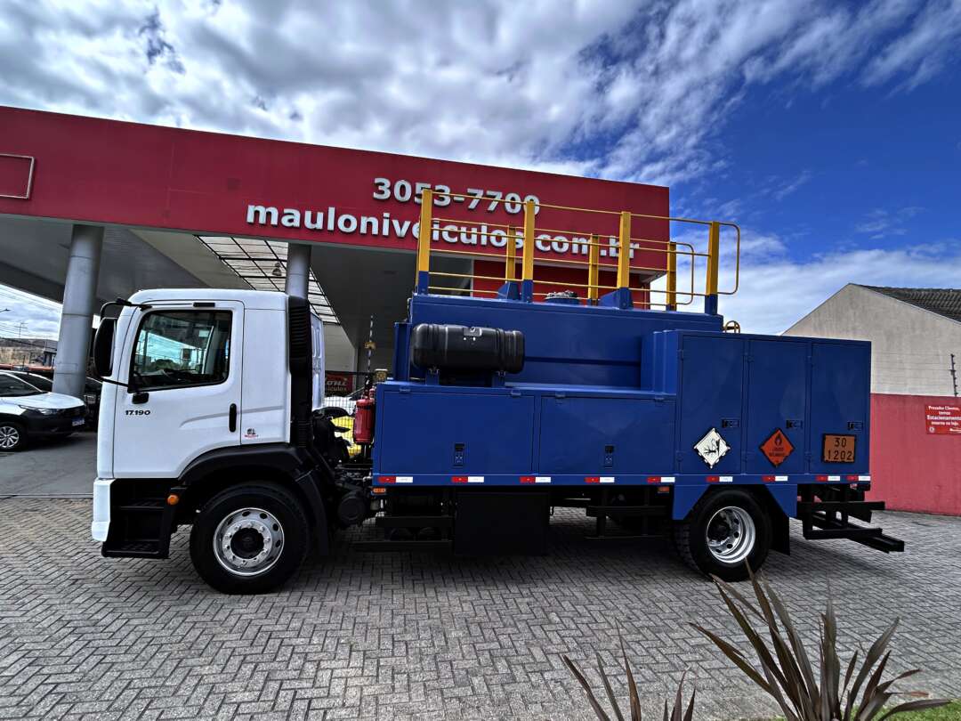 Caminhão VOLKSWAGEN VW 17190 Comboio ANO 2023 de Mauloni Veiculos no Paraná