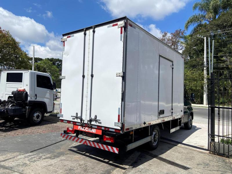 Caminhão IVECO DAILY 35-160 Baú Furgão ANO 2025 de Mauloni Veiculos no Paraná