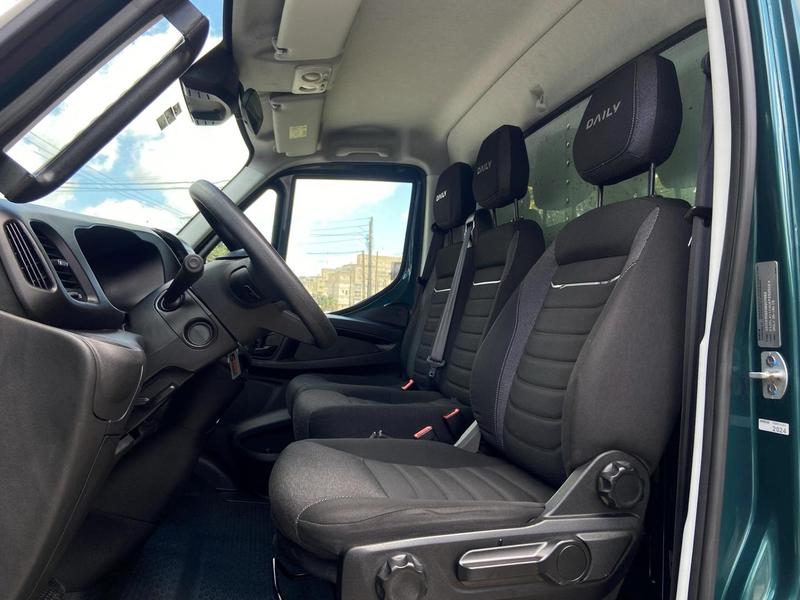 Caminhão IVECO DAILY 35-160 Baú Furgão ANO 2025 de Mauloni Veiculos no Paraná