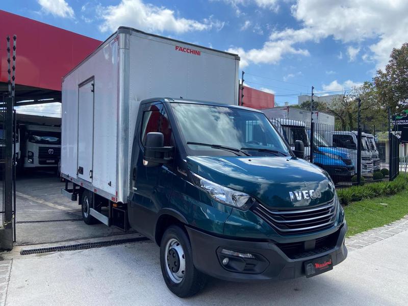 Caminhão IVECO DAILY 35-160 Baú Furgão ANO 2025 de Mauloni Veiculos no Paraná