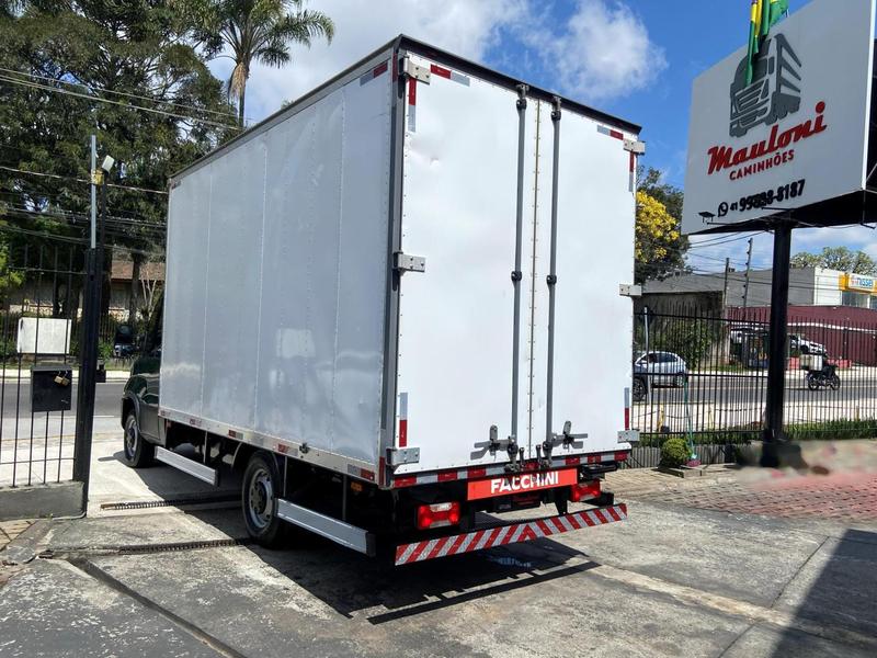 Caminhão IVECO DAILY 35-160 Baú Furgão ANO 2025 de Mauloni Veiculos no Paraná