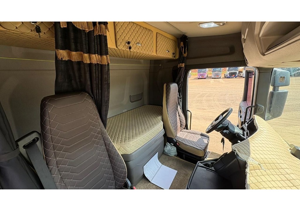 Caminhão SCANIA 450 Cavalo Mecânico ANO 2021 de Art Transportes Rodoviários LTDA no Paraná