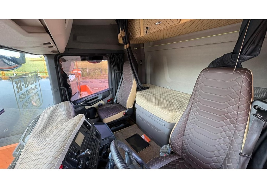 Caminhão SCANIA 450 Cavalo Mecânico ANO 2021 de Art Transportes Rodoviários LTDA no Paraná