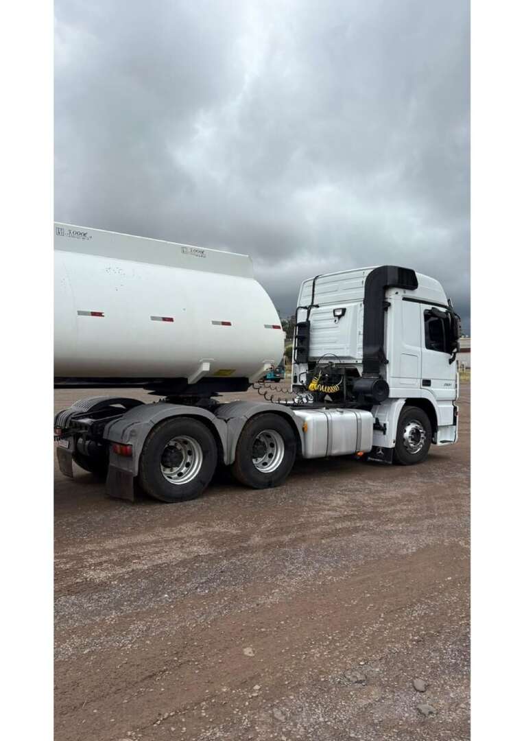 Caminhão MERCEDES BENZ MB 2651 Cavalo Mecânico ANO 2019 de Art Transportes Rodoviários LTDA no Paraná