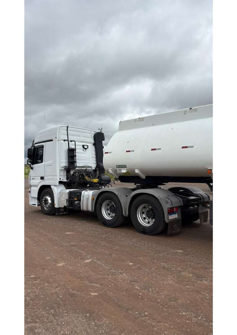 Caminhão MERCEDES BENZ MB 2651 Cavalo Mecânico ANO 2019 de Art Transportes Rodoviários LTDA no Paraná