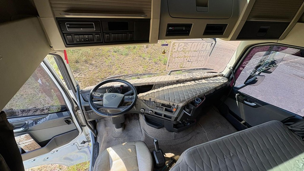 Caminhão VOLVO FH 540 Cavalo Mecânico ANO 2020 de Art Transportes Rodoviários LTDA no Paraná