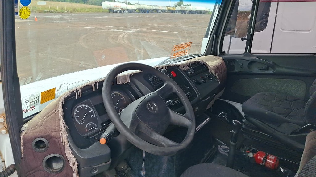 Caminhão MERCEDES BENZ MB 1635 Cavalo Mecânico ANO 2020 de Art Transportes Rodoviários LTDA no Paraná