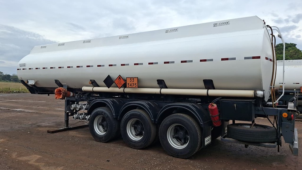 Carreta SEMI-REBOQUE TANQUE ALUMINIO Randon ANO 2008 3 Eixos de Art Transportes Rodoviários LTDA no Paraná