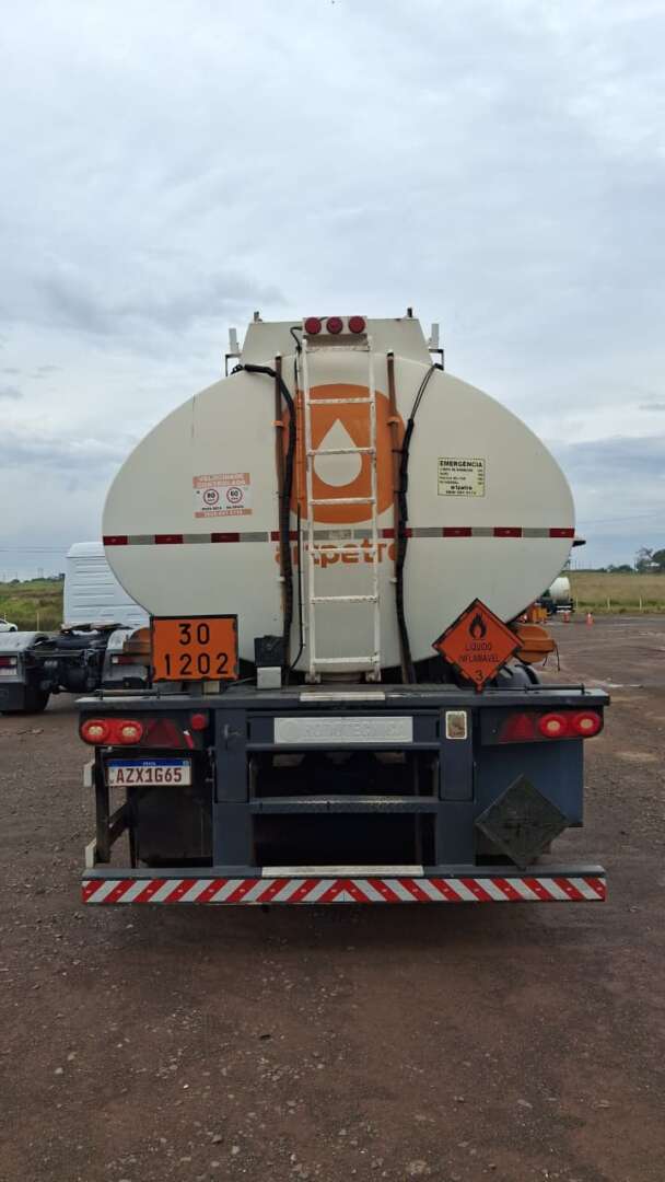 Carreta SEMI-REBOQUE TANQUE ACO Rodotecnica ANO 2016 3 Eixos de Art Transportes Rodoviários LTDA no Paraná