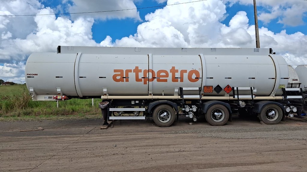 Carreta SEMI-REBOQUE TANQUE ACO Facchini ANO 2021 3 Eixos de Art Transportes Rodoviários LTDA no Paraná