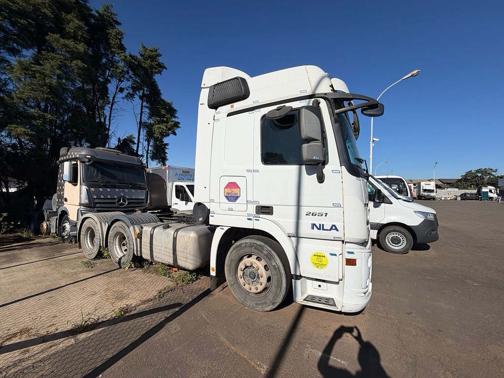 Caminhão MERCEDES BENZ MB 2651 Chassis ANO 2020 de De Nigris em São Paulo