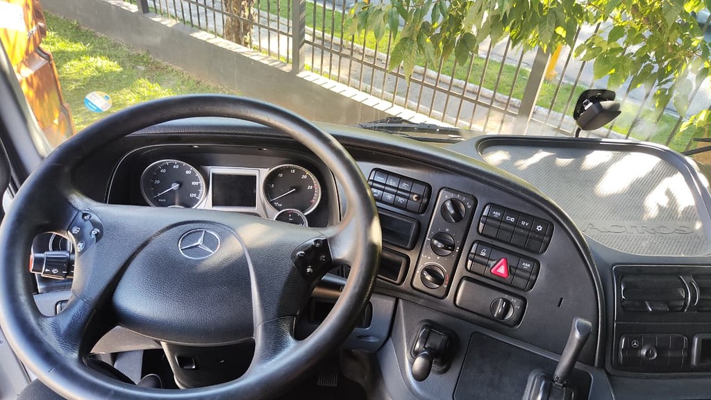 Caminhão MERCEDES BENZ MB 2651 Chassis ANO 2019 de De Nigris em São Paulo